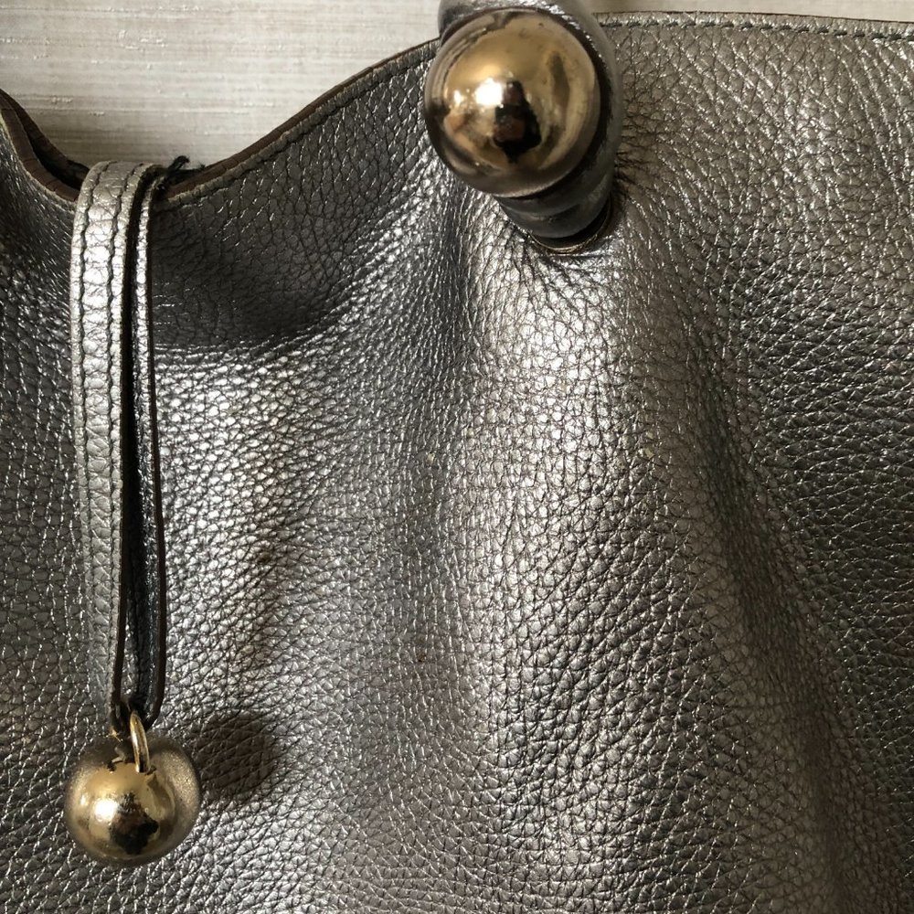 Anya Hindmarch Textured Silver Bucket Bag - Picture 4 of 15